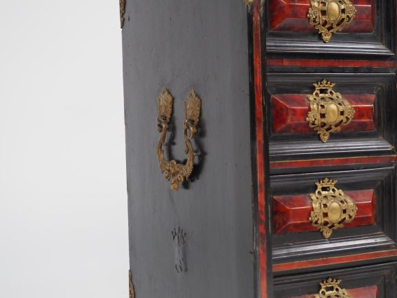 Cabinet flamand XVIIème en ébène, placage d'ébène, bois noirci et écai
