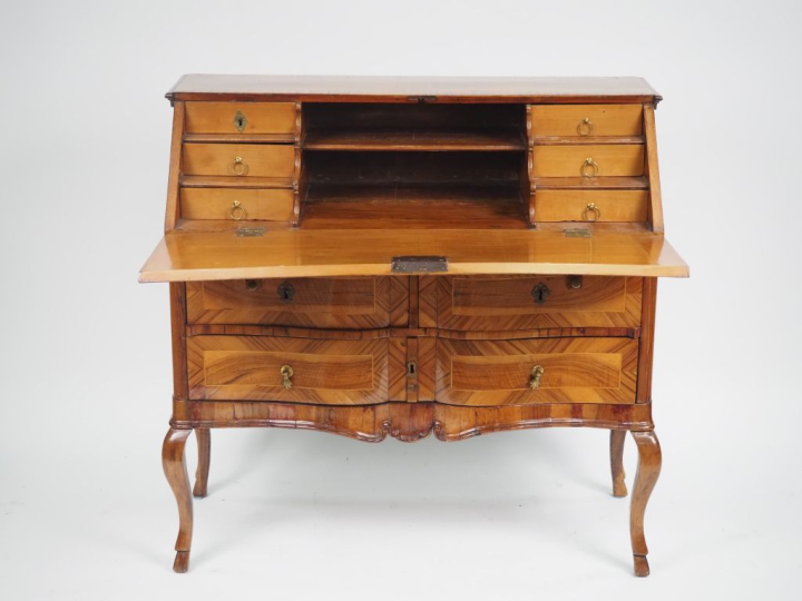 Bureau de pente XVIIIème en marqueterie de cubes et frisage ouvrant à 
