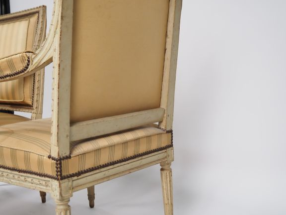 JACOB.  Paire de fauteuils Louis XVI dossiers à la reine en bois moulu