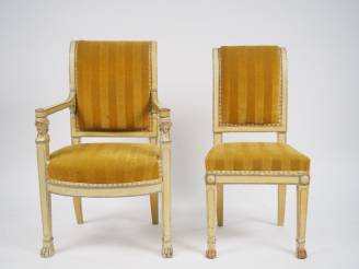 Vente aux enchères Mobilier de salon Directoire en bois laqué blanc mouluré et sculpté, d