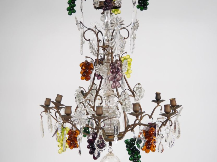 Lustre à pampilles Napoléon III à décor de feuilles de vignes et de pa