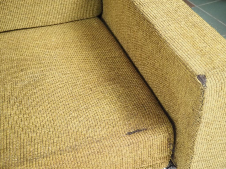 René Jean CAILLETTE.  Paire de fauteuils en métal laqué, garniture de 