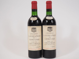 Vente aux enchères 2 BOUTEILLES CHÂTEAU LAGRANGE DE LESCURE GC ST EMILION - 1967 -  BOUCH