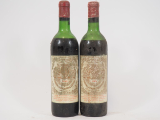 Vente aux enchères 2 BOUTEILLES CHÂTEAU BARON PICHON DE LONGUEVILLE PAUILLAC - 1969 - 1 M