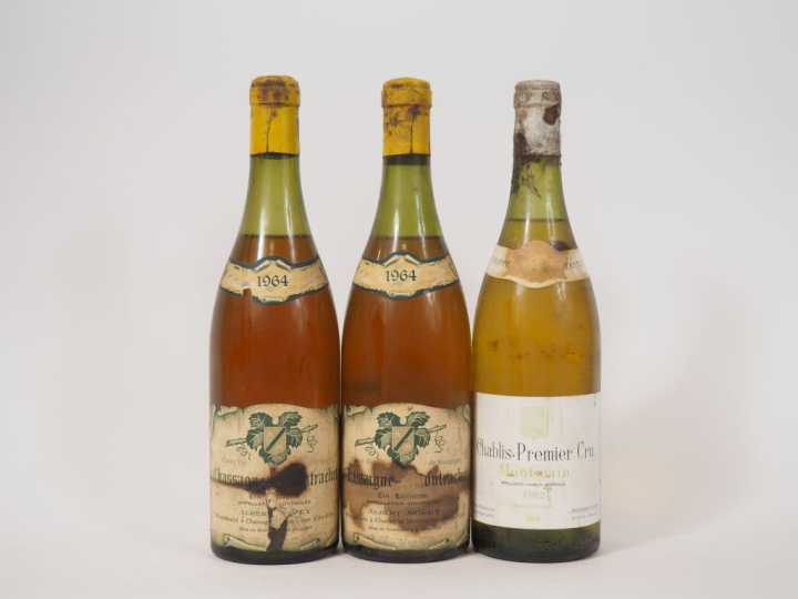 3 BOUTEILLES : 2 CHASSAGNE MONTRACHET ALBERT MOREY 1964 5 CM/ET - 1 CH