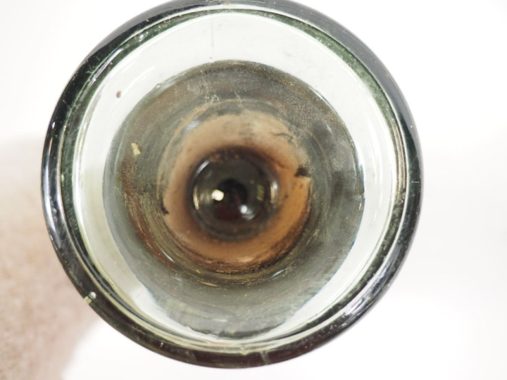 1 VIEILLE BOUTEILLE COGNAC HENNESSY ***