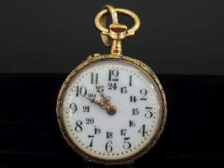 Vente aux enchères Montre de col Napoléon III en or 750. Cadran à chiffres arabes pour le