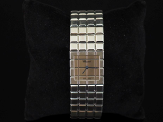 Vente aux enchères CHOPARD, Ice Cube Montre de dame carrée en acier.  Cadran et bracelet 
