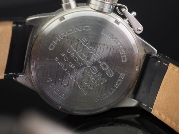 U-BOAT,  Montre bracelet en acier. Cadran rond à chiffres arabes, inde