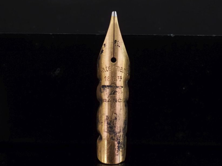 Plume de stylo encre en or jaune 750. Poids. 0,37 g   