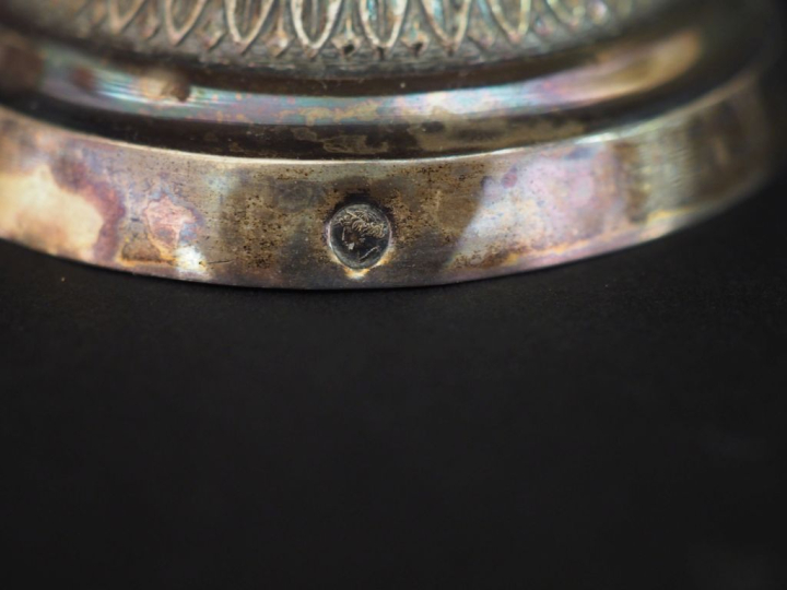Importante timbale Restauration de forme tulipe en argent 950, poinçon