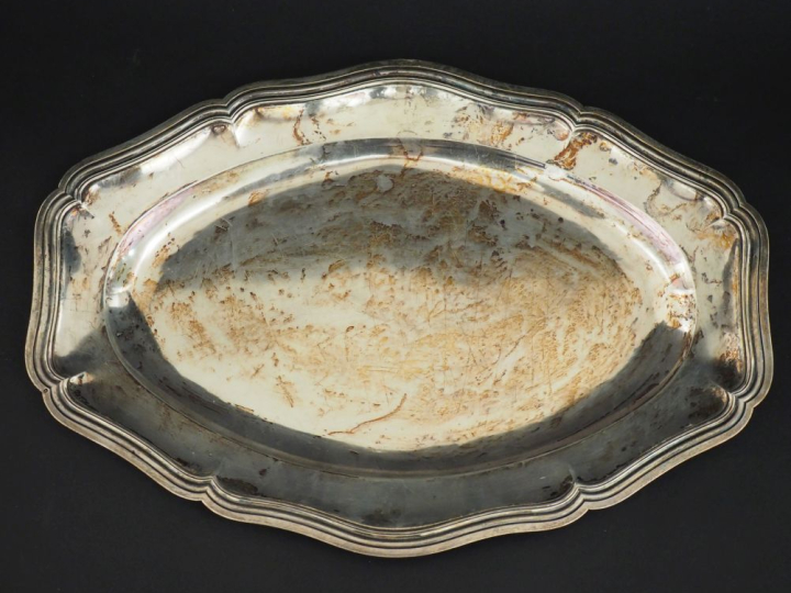 Grand plat ovale de style Louis XV en argent 925, poinçon Minerve, mod