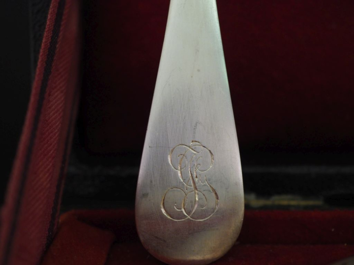 Partie de ménagère en argent 925, poinçon Minerve, modèle baguette à m