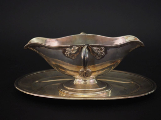 Vente aux enchères Saucière et son dormant de style Louix XV en argent 925, poinçon Miner