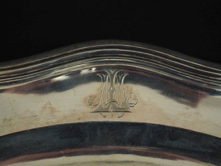 Grand plat ovale de style Louis XV en argent 925, poinçon Minerve, mod