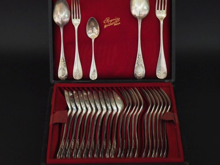 Partie de ménagère de style Louis XV en argent 925, poinçon Minerve, m
