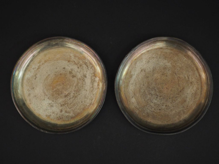Paire de dessous de bouteilles en argent lisse 925, poinçon Minerve.  