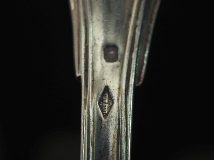 Suite de quatre grands couverts en argent 925, poinçon Minerve, modèle