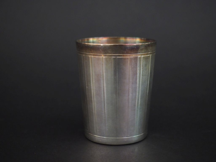 Timbale de style Art déco en argent 925, poinçon Minerve, à décor de f
