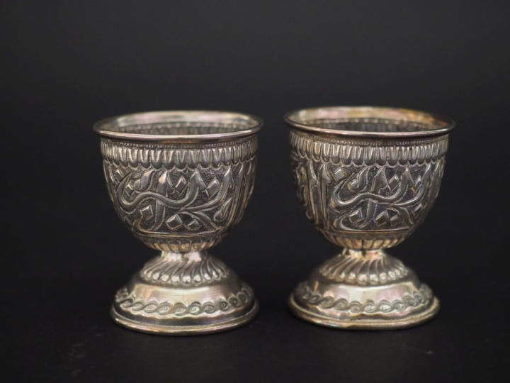Paire de coquetiers de style Afrique du Nord en argent 925, poinçon Mi