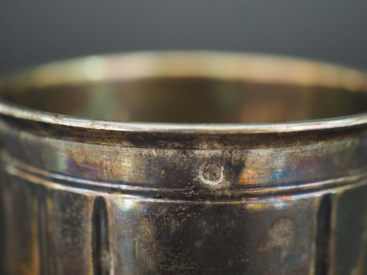 Timbale en argent et vermeil 925, poinçon Minerve, à décor de cannelur