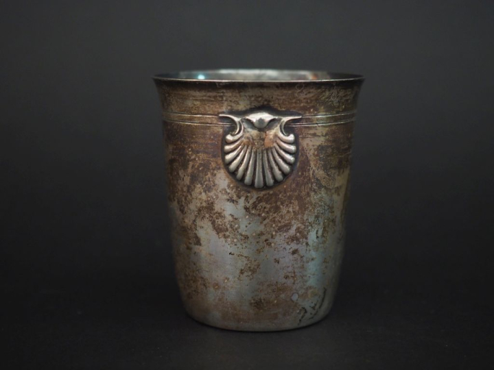 Timbale de forme tulipe en argent 925, poinçon Minerve, à décor de coq