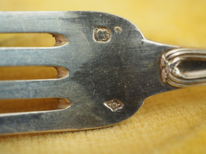 Couvert de naissance de style Louis XVI en argent 925, poinçon Minerve