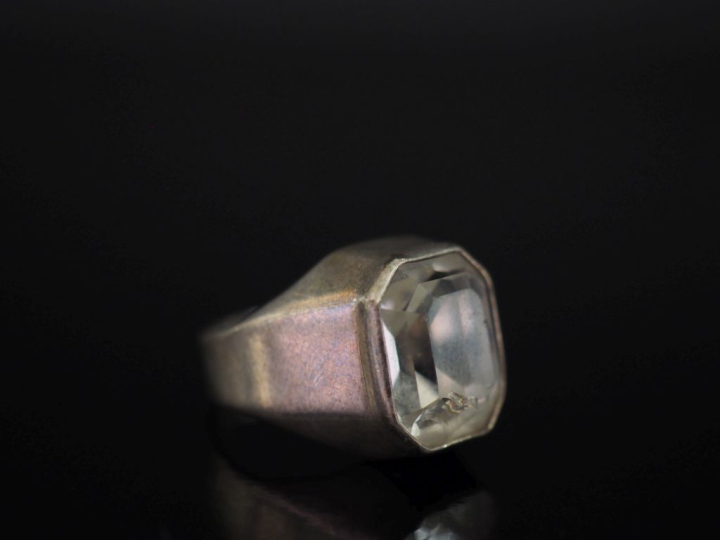 Ensemble comprenant :  - deux pièces de 5 Francs en argent, 1868.  L'u