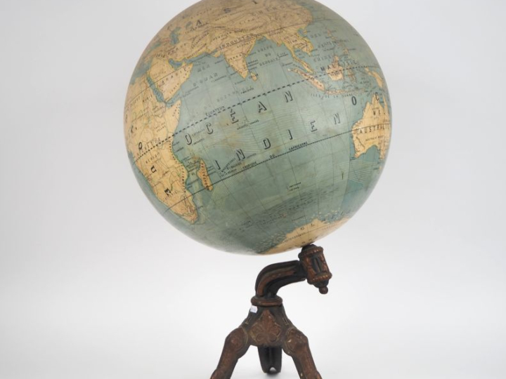 LAROCHETTE, BONNEFOND ET DELAGRAVE.  Grand globe terrestre fin XIXème 
