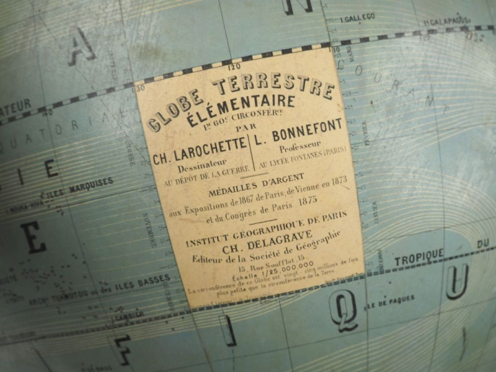 LAROCHETTE, BONNEFOND ET DELAGRAVE.  Grand globe terrestre fin XIXème 