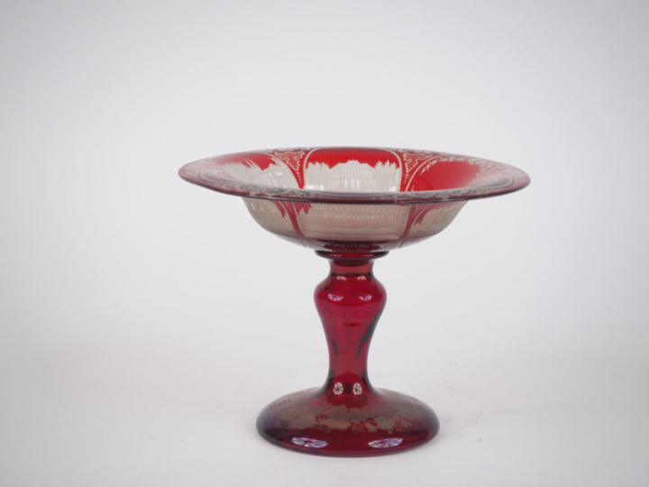 Coupe XIXème en cristal bicolore de Bohème.  H. 15,5 cm