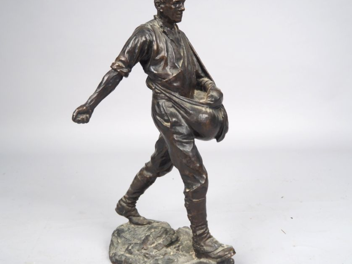 Paul RICHER.  "Le semeur",  Sujet en bronze à patine brune. H. 62 cm