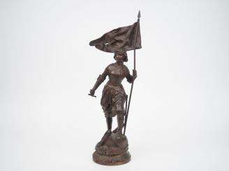 Vente aux enchères E. ROUSSEAU.  "Jeanne d'Arc " Sculpture en bronze à patine brune (manq