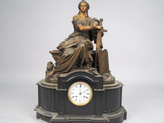 Vente aux enchères Grande pendule de cheminée Napoléon III en marbre noir et régule à pat