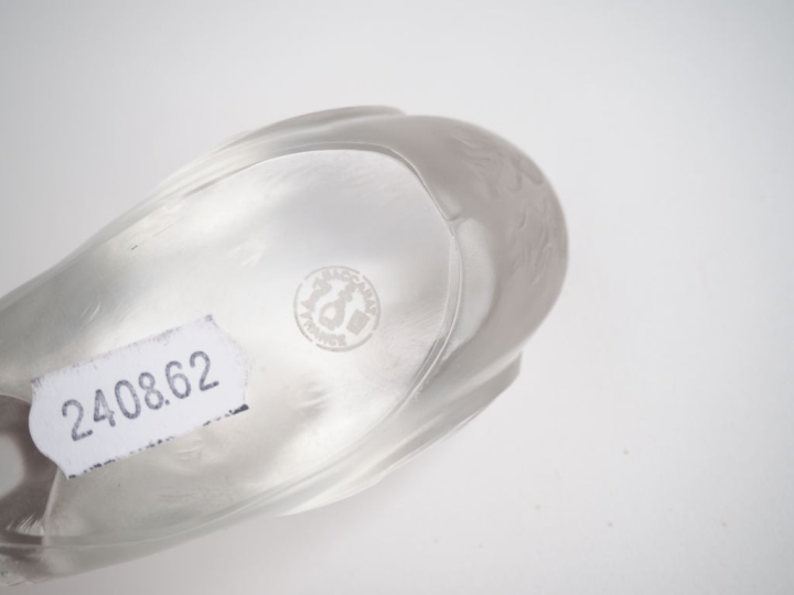 BACCARAT.  2 sujets en cristal moulé "canard" Dim. 5 x 12,5 cm  Dim. 4