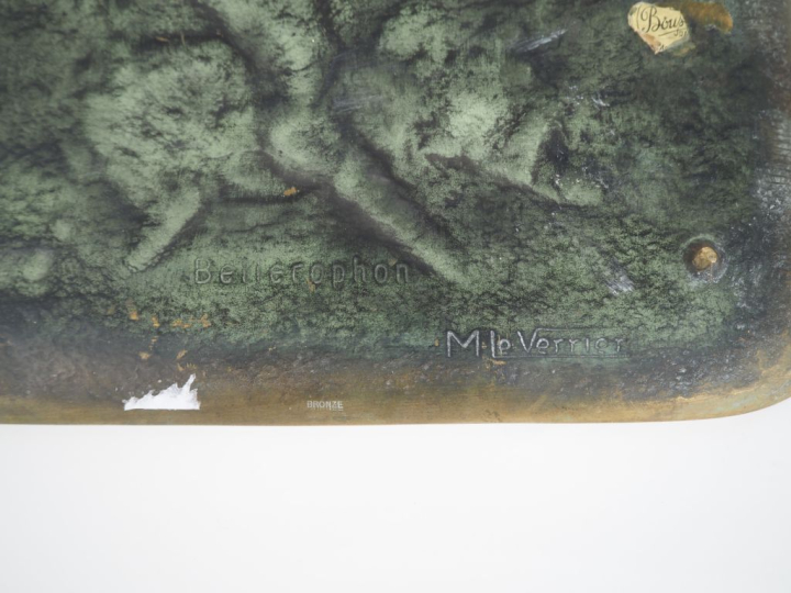 LE VERRIER.  "bellerophon" Plateau en bronze à patine verte et mordoré