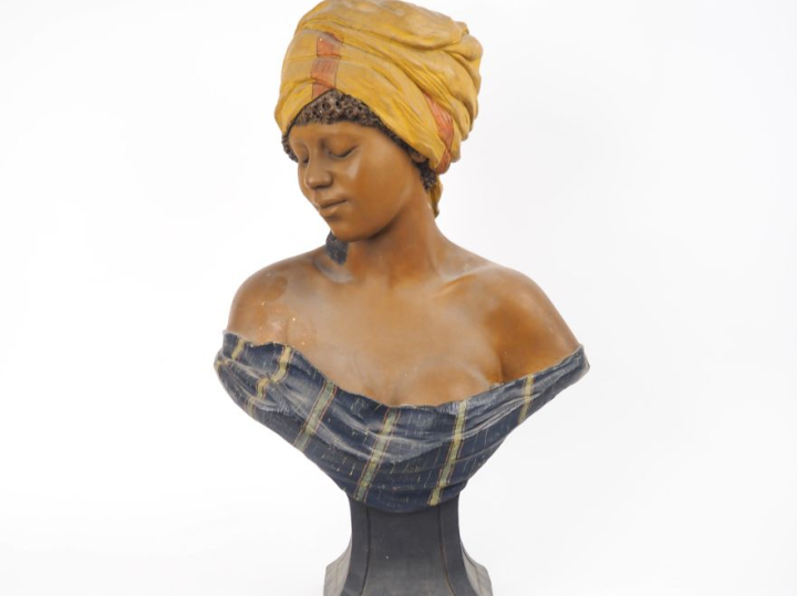 GOLDSCHEIDER.  "buste d'orientale au turban" en stuc polychrome.  Sign