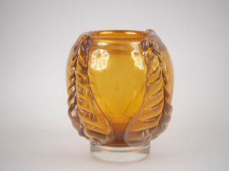 Vente aux enchères CONSTANTINI.  Grand vase en verre de Murano à décor de quatre feuilles