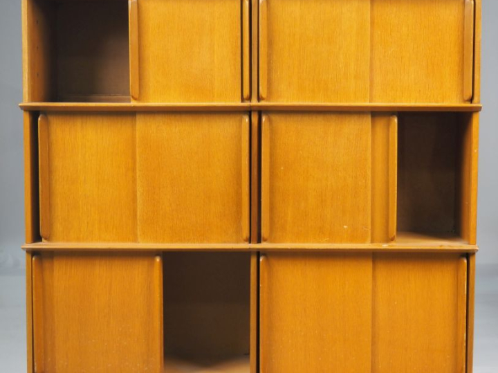 Meuble bas Oscar 1950 en chêne.  Dim. 114 x 121 x 33 cm