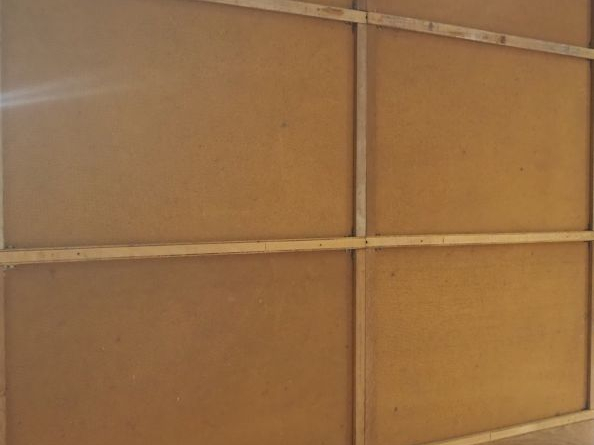 Meuble bas Oscar 1950 en chêne.  Dim. 114 x 121 x 33 cm