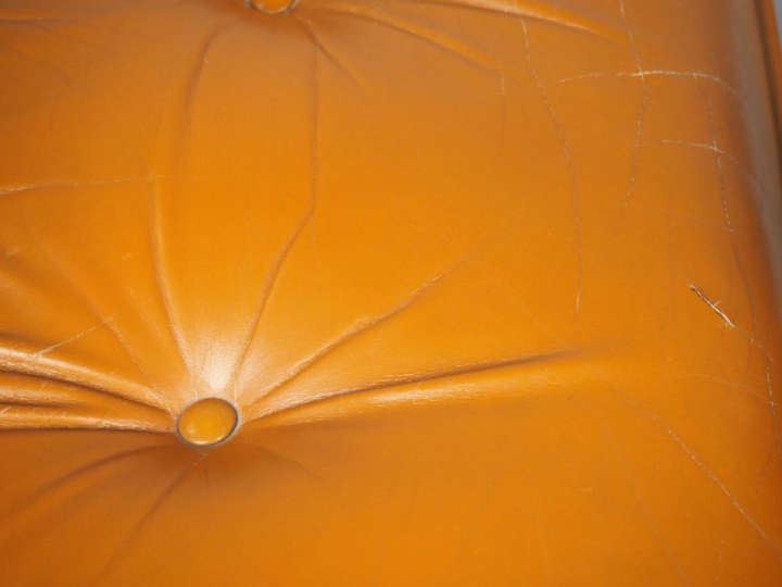 Paire de chauffeuses Pollock pour Knoll garniture de cuir cognac.