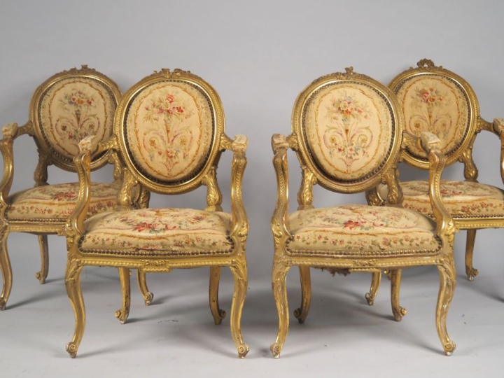 Mobilier de salon de style Transition Louis XV Louis XVI en bois sculp