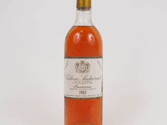 Vente aux enchères 1 BOUTEILLE CHÂTEAU SUDUIRAUT 1er CC SAUTERNES - 1983 - LB