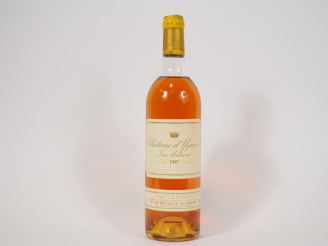 Vente aux enchères 1 BOUTEILLE CHÂTEAU D'YQUEM 1er CCS SAUTERNES - 1987 - LB - CAPS LÉGER