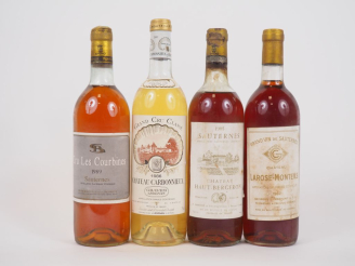 Vente aux enchères 4 BOUTEILLES : 1 CRU LES COURBINES SAUTERNES 1989/1 CHÂTEAU HAUT BERGE