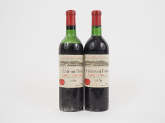 Vente aux enchères 2 BOUTEILLES CHÂTEAU PAVIE GCC ST EMILION - 1970 - 1 BG/1 BEP/BOUCHON 