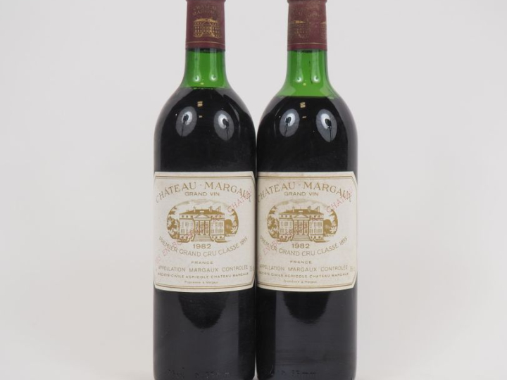 2 BOUTEILLES CHÂTEAU MARGAUX 1er GCC MARGAUX - 1982 - 1 LB/1 HEP