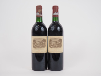 Vente aux enchères 2 BOUTEILLES CHATEAU LAFITE ROTHSCHILD 1er GCC PAUILLAC - 1985 - 1 LB