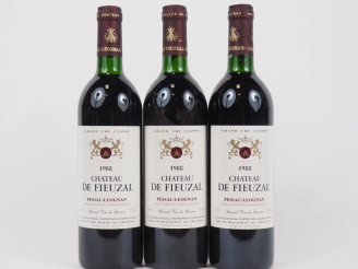Vente aux enchères 3 BOUTEILLES CHÂTEAU DE FIEUZAL GCC GRAVES - 1988 - BG