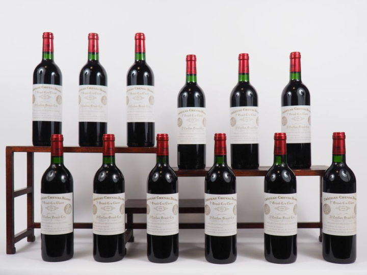 12 BOUTEILLES CHÂTEAU CHEVAL BLANC 1er GCC ST EMILION - 1996 - CBO